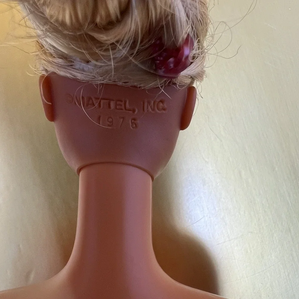 Vintage Barbie Doll 1976 Mattel With Long Blonde Hair‎ and Blue Eyes Pink Dress